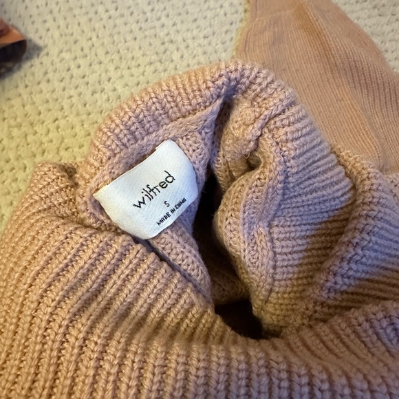 Aritzia Wilfred rebecca sweater. Size S. - Picture 3 of 4